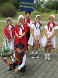 Züchtjungfern und Kränzeljunge bei einer Altoberlausitzer Hochzeit Züchtjungfern und Kränzeljunge bei einer Altoberlausitzer Hochzeit