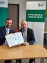 Bescheidübergabe Staatsminister und Landrat (c) Landratsamt Görlitz1